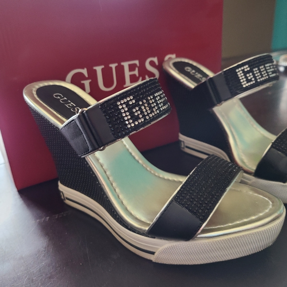 Wedge - Picture 3 of 3